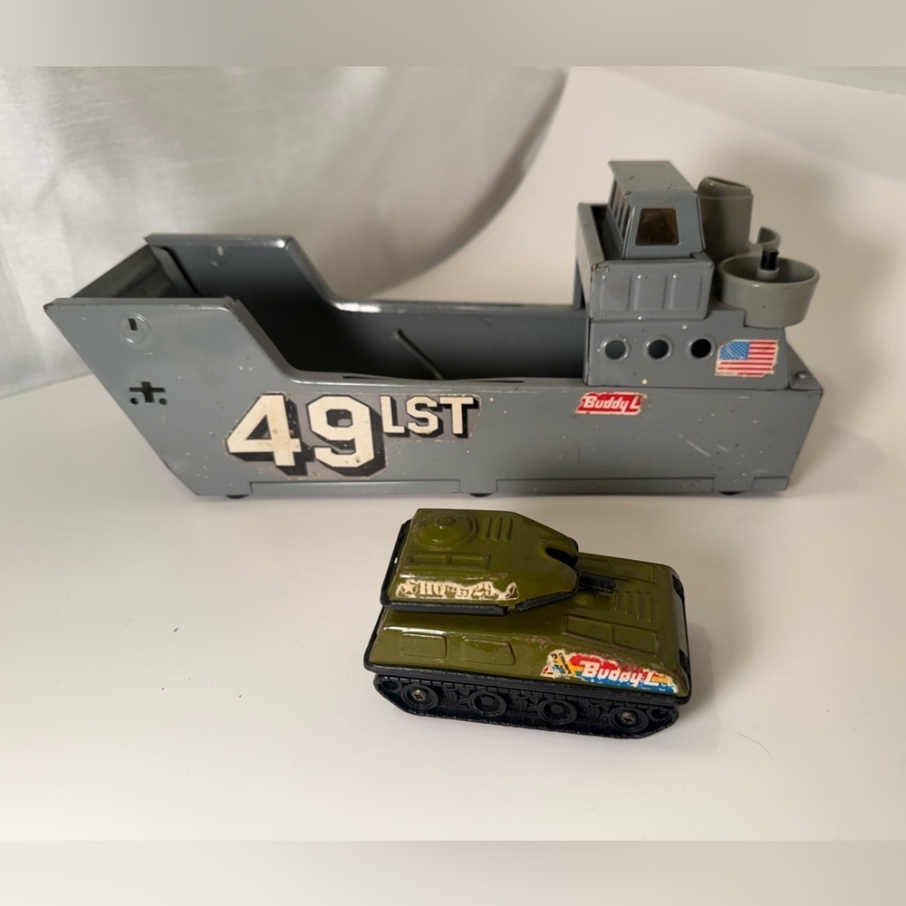 Vintage Buddy L Metal Navy 49 LST Carrier And Buddy Metal Army Tank! - Picture 4 of 7